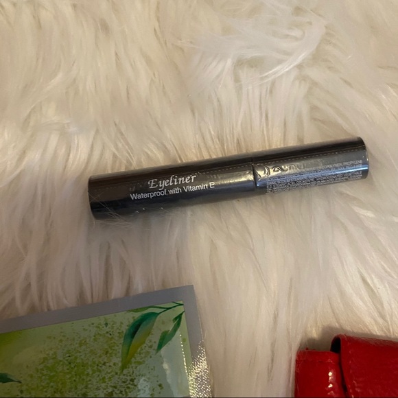 Makeup Bundle Set - Picture 6 of 9